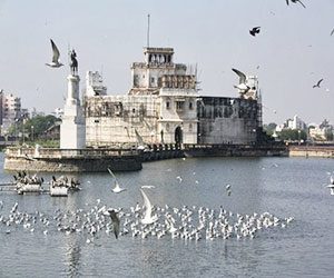 LAkhota Lake